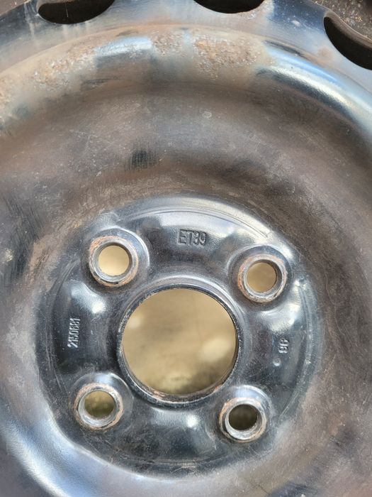 Komplet kół zimowych Toyota Yaris z czujnikami ciśnienia