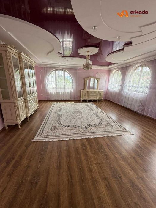 Продаж будинку з неймовірним краєвидом + комерція