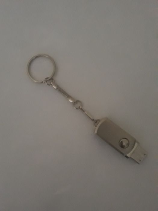 Vendo pen drive 16tb nova