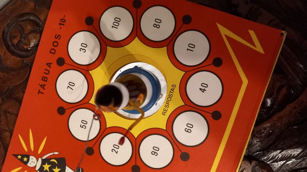 Jogo de tabuleiro: TABUADA MAGNÉTICA