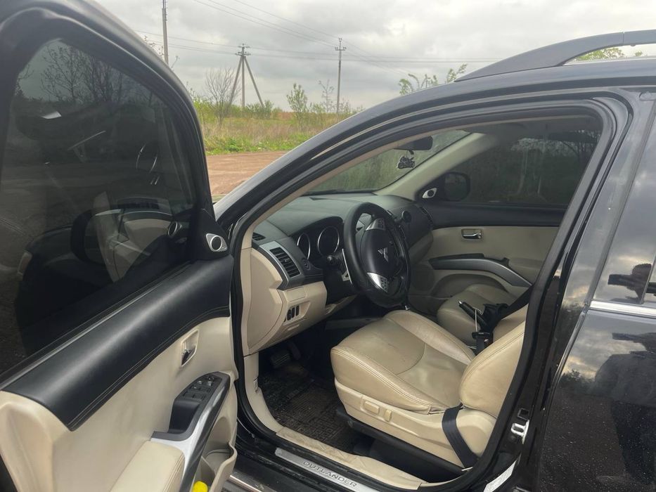 Продається авто , Mitsubishi Outlander XL 2012 року , 2.2 л