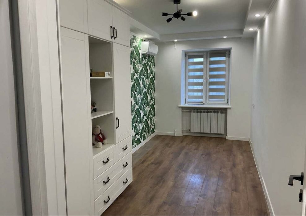 Продаж гарної 3 кімнатної квартири в центрі,  з новим ремонтом.