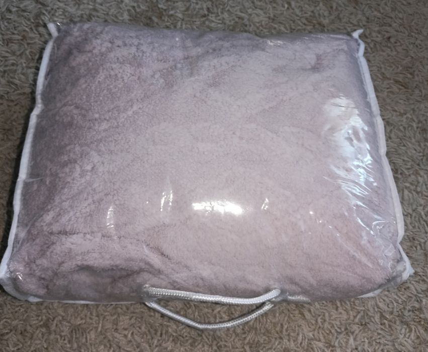 Распродажа новый теплый плед плюшевое покрывало двухспальное в сумочке