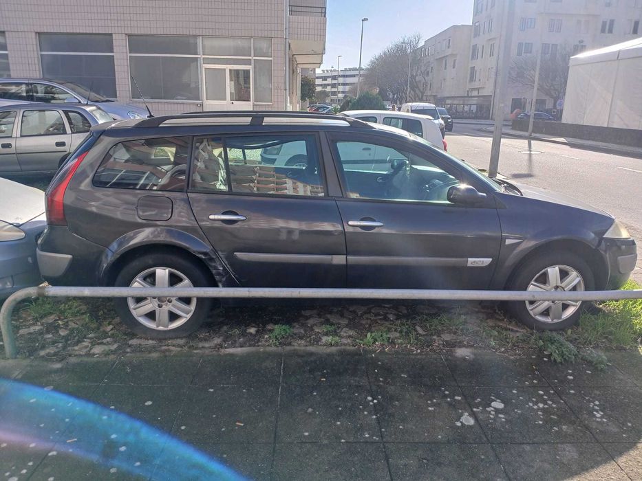 Renault Megane para peças ou arranjar