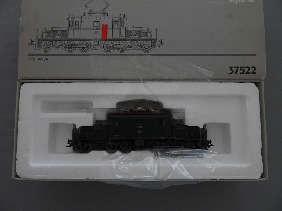 Locomotiva Marklin Digital HO 37522 na caixa
