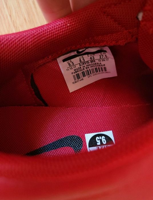 Sapatilhas vermelhas da Nike novas