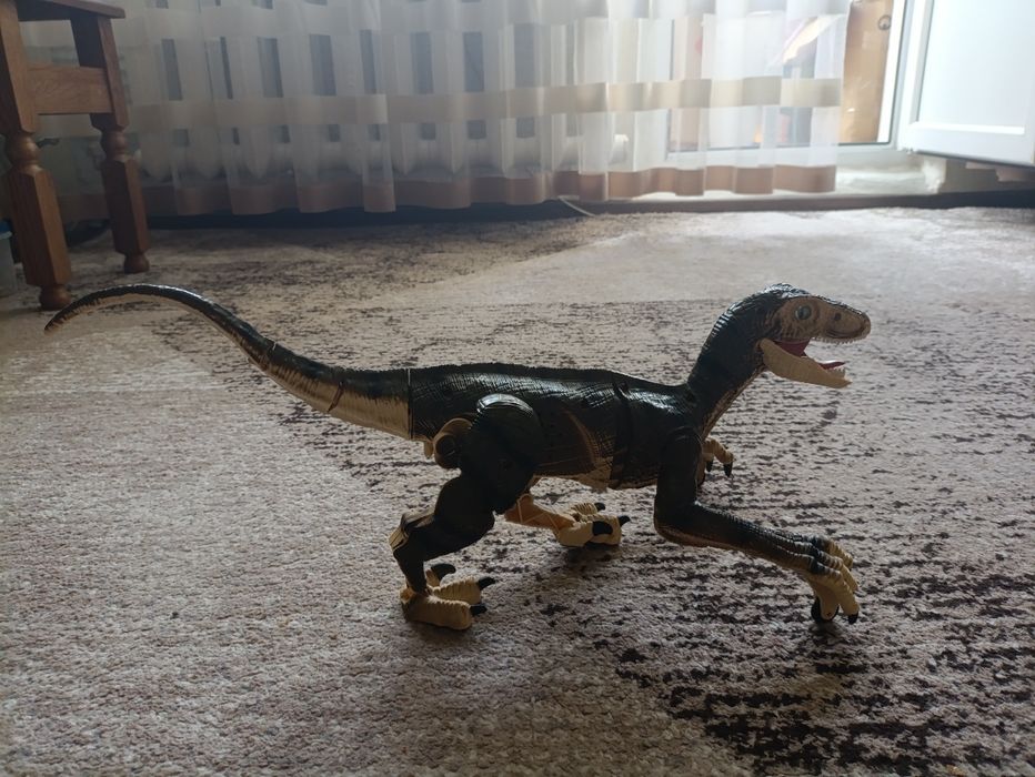 Велоцераптор від HotBee