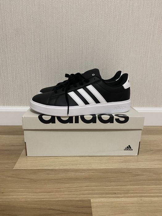 Продам Adidas Grand Court Shoes