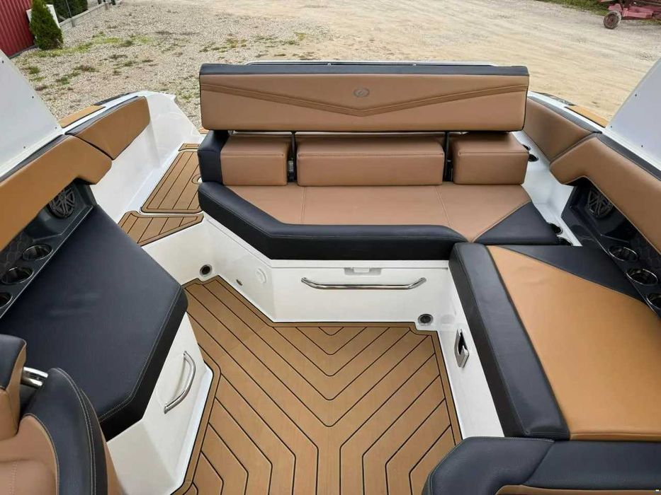 Motorówka Cobalt R4 Surf