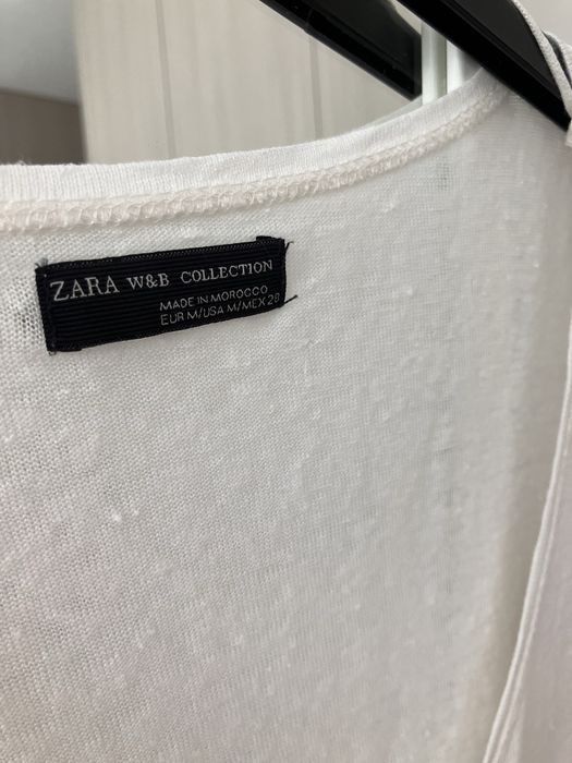 T -shirt zara com brilhos no ombro