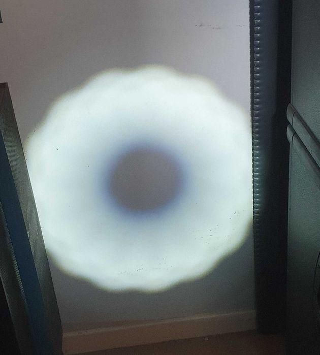 Projector de luz com cores . Dj