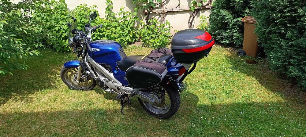 Motocykl Honda Revere 650 NTV RC33
