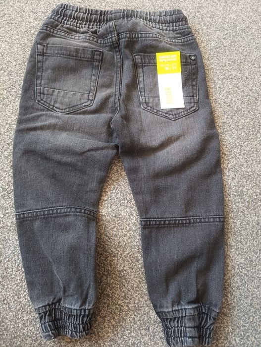 Joggery czarne rozm. 98 NOWE