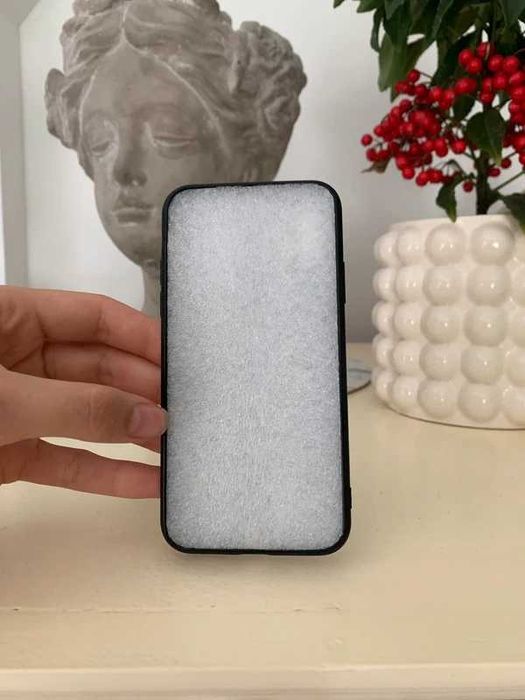 Nowe etui do Iphone XS art y2k