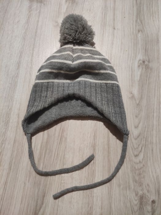 Zimowa czapka zawiązywana pod szyją rozmiar 74/80