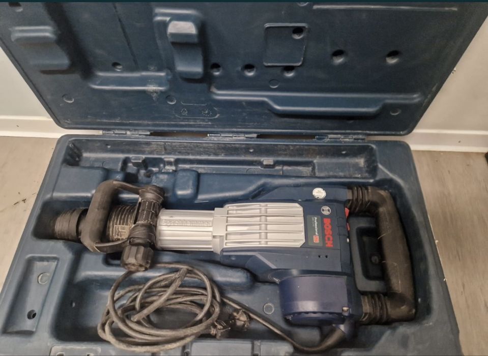 Mlot wyburzeniowy bosch gsh11 wynajem