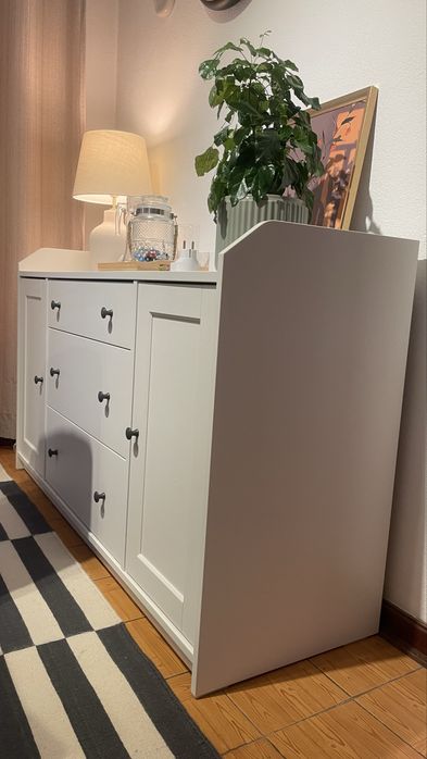 Aparador HAUGA IKEA Branco 140x84 cm – Como Novo