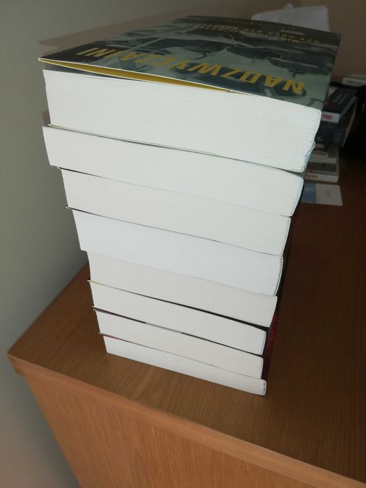 Pakiet 8 książek thrillery, obyczajowe, nowe