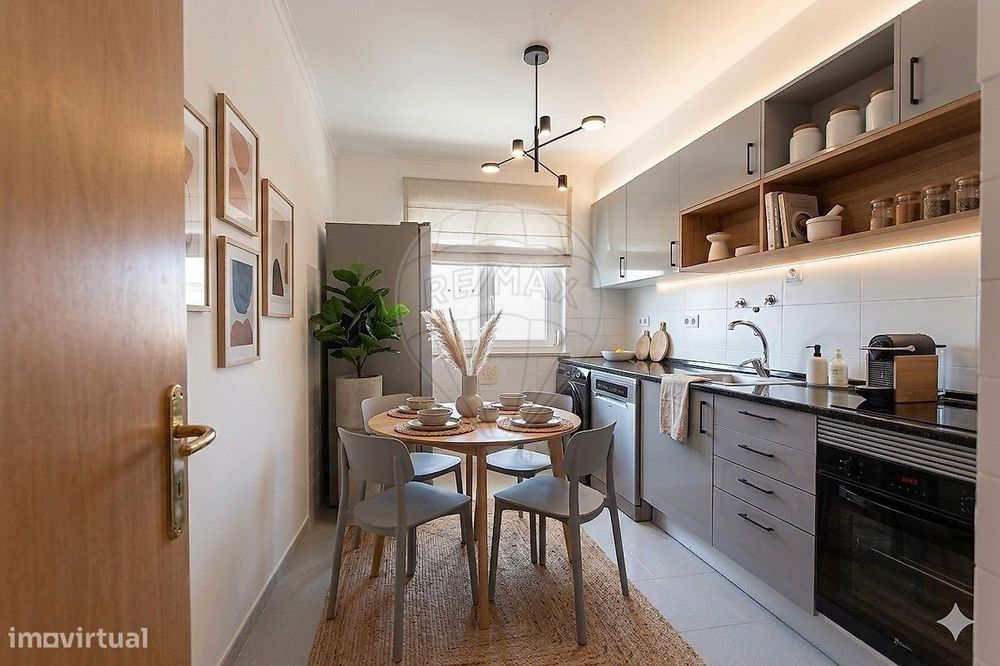 Apartamento T2 para venda — Mina De Água, Lisboa
