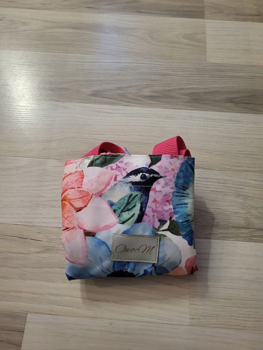 Shopperka. Ptaki w kwiatach