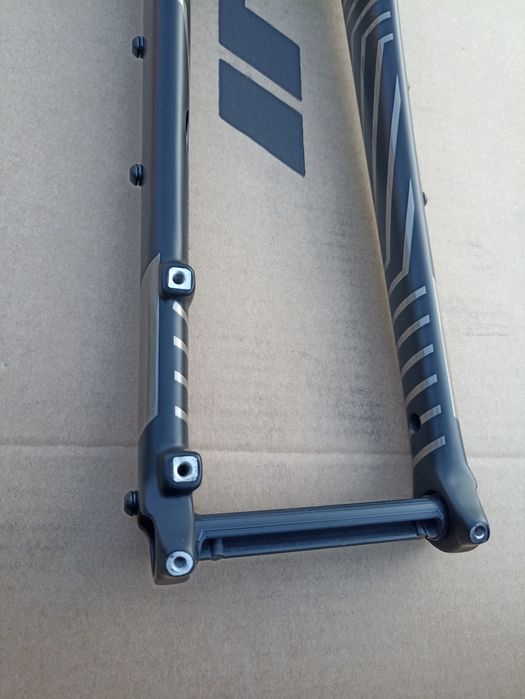 Nowy widelec karbon Gravel Flatmount sztywna os Promcoja Fuji Merida