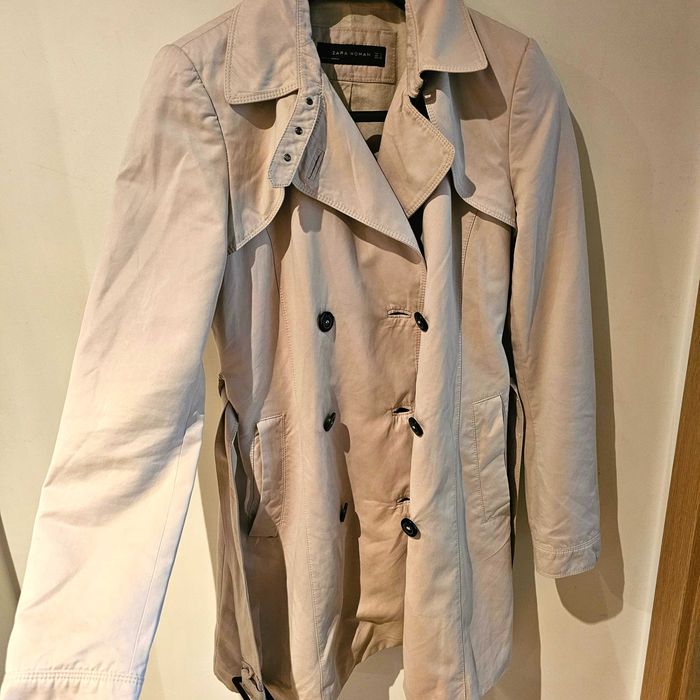 Gabardina Trench curta Zara