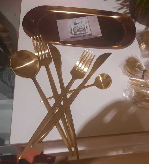 Faqueiros de inox dourado