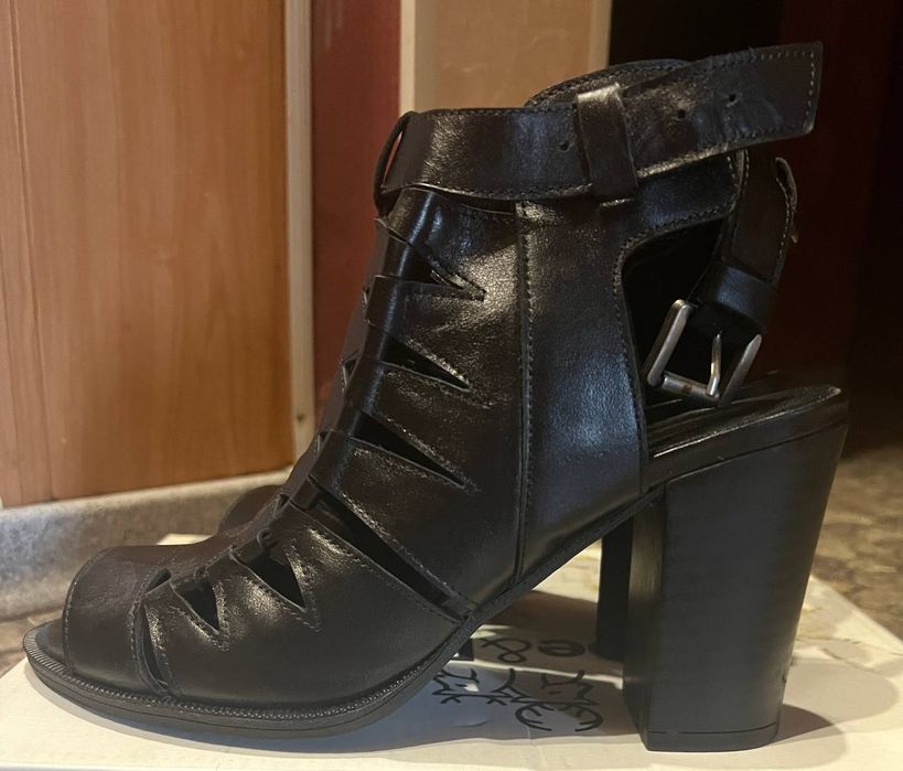 Жіночі  туфлі з натуральної шкіри