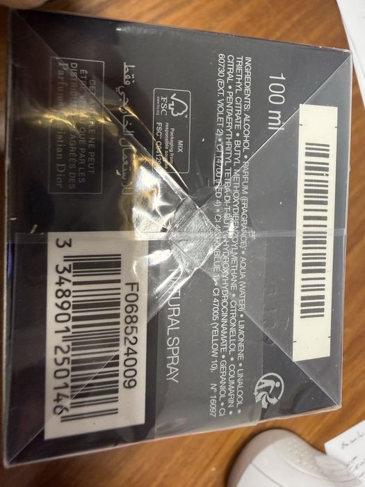 Dior Sauvage Eau de Toilette 100 ml, novo e selado, nunca utilizado.