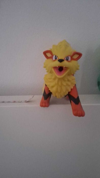 Peluches e bonecos