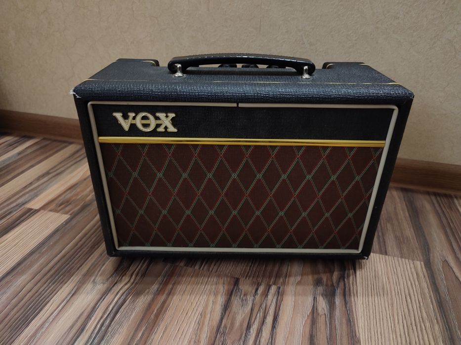 Комбопідсилювач VOX PATHFINDER 10