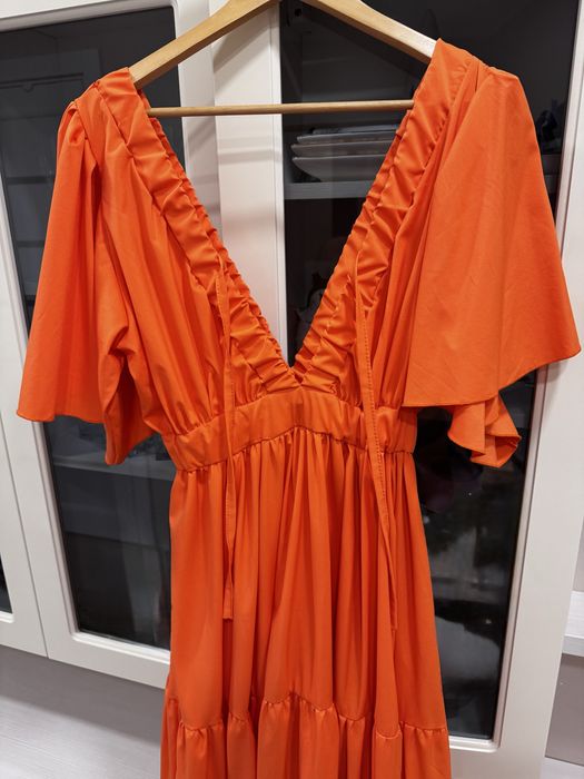 Плаття, дуже гарного кольору