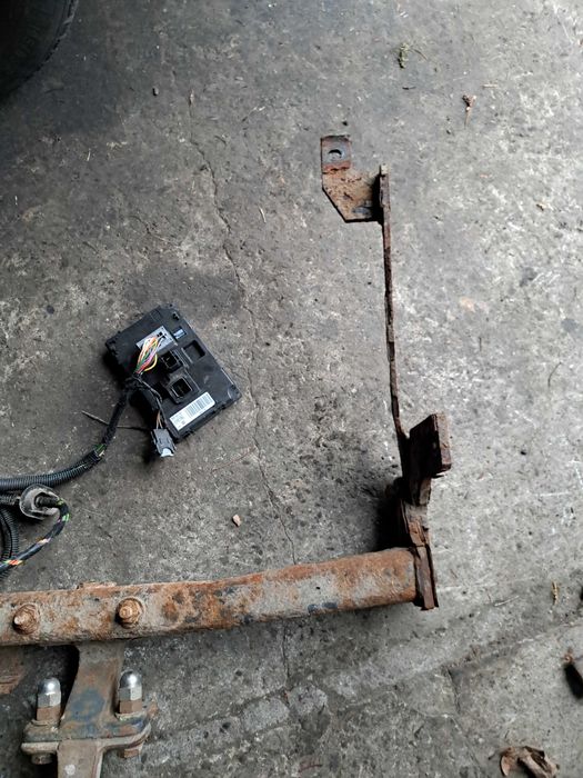 Hak holowniczy z wiązką modułem Peugeot Expert II Citroen Jumpy 2 06r-