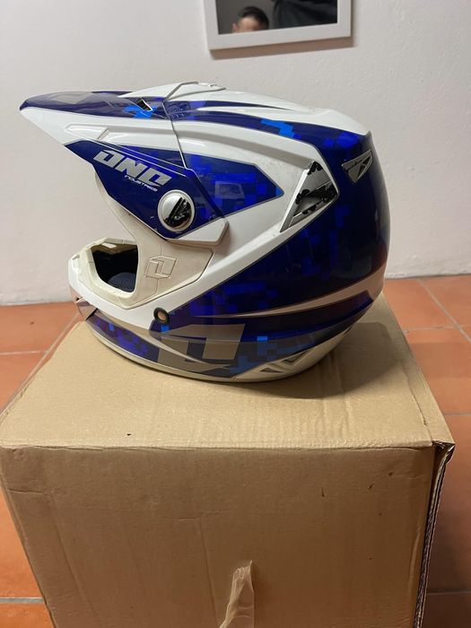 Capacete one criança