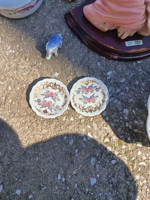 Várias loiças de decoração