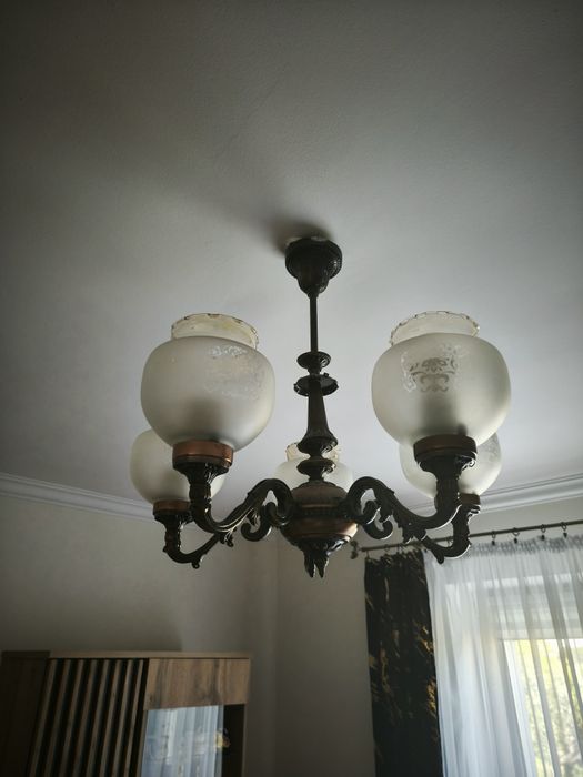 Lampa sufitowa , żyrandol.