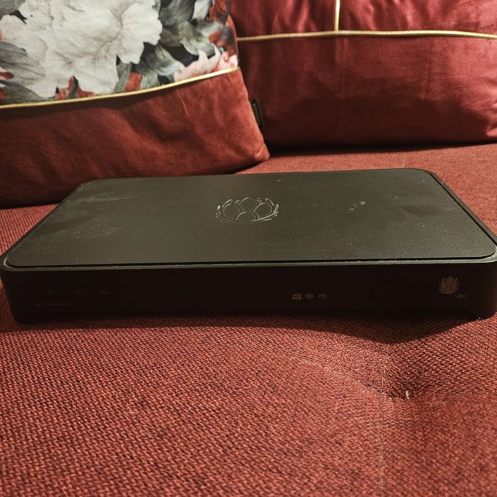 Dekoder Ariva x2 + UPC z pilotami