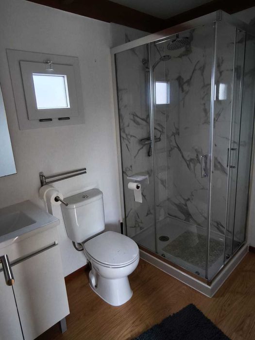 Vendo casa de Madeira