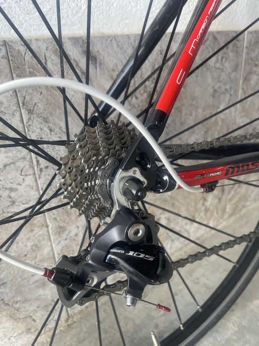 Bicicleta de ciclismo Moser 111 em carbono.