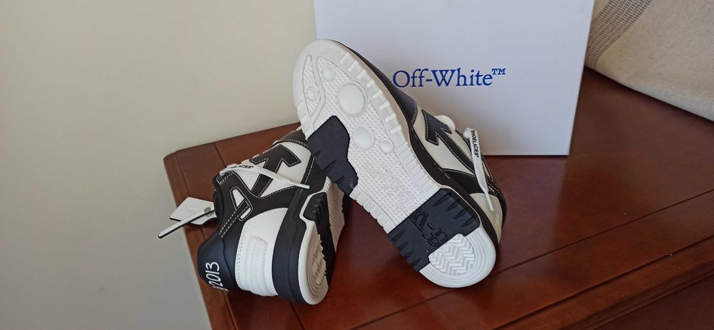 (r. 39) OFF-WHITE Out Of Office OOO Low Tops Logic Logo Black White