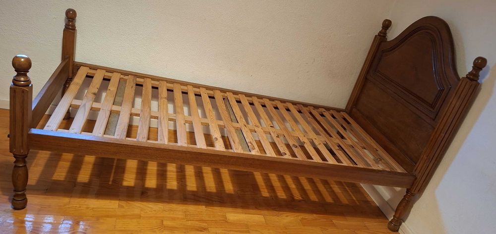 Quarto Completo Madeira Maciça (2 Camas + Mesa Cabeceira)