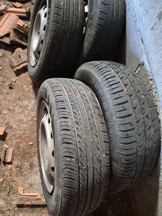 5 Jantes com Pneus Citroën Berlingo – Bom estado – Barato