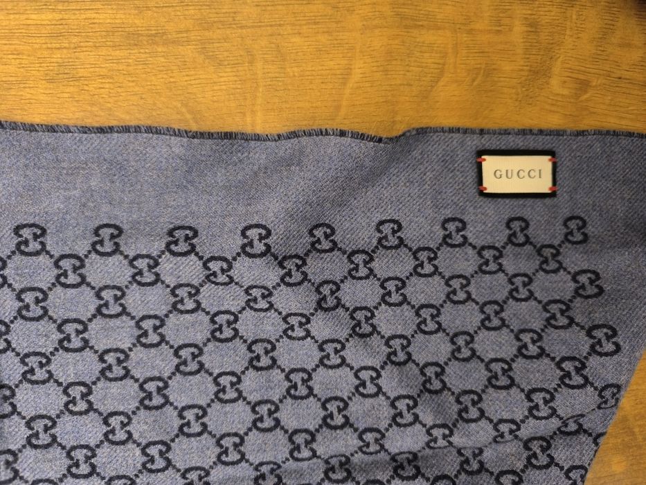 Cachecol Gucci Padrão