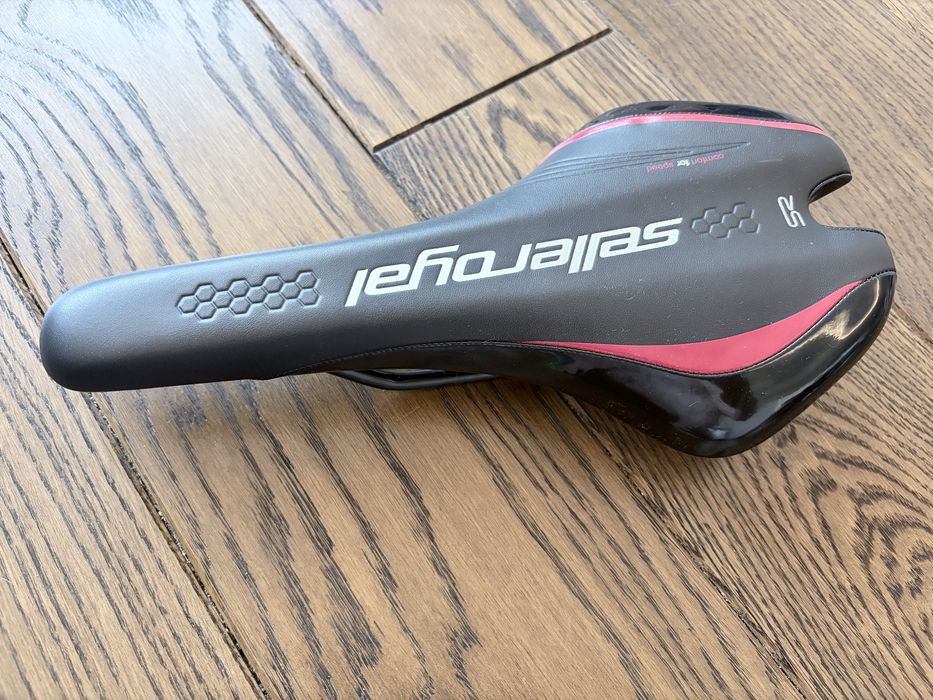 Продам велосипедное сиденье Selle Royal Seta S1
