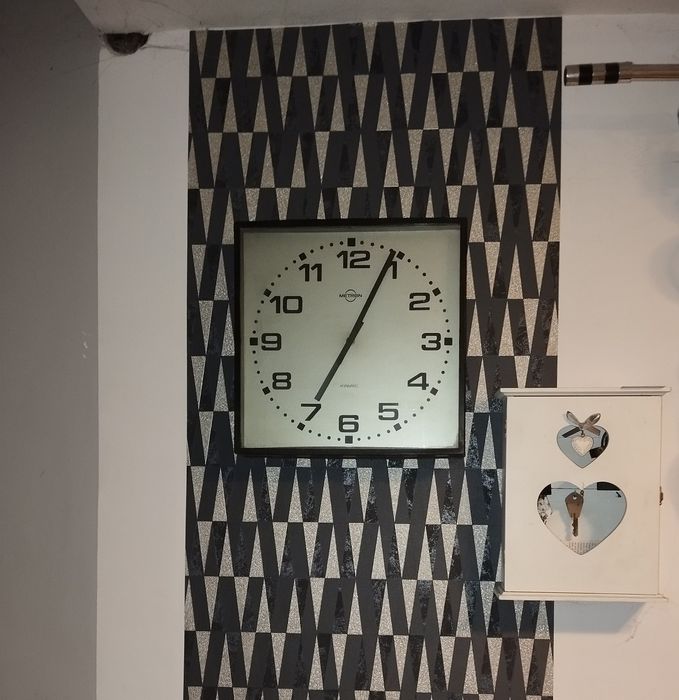 Zegar metron oryginalny design