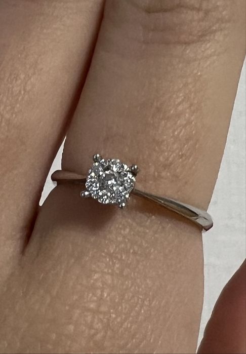 Кольцо из белого золота 585 пробы с бриллиантом