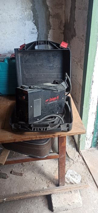 Сварочний аппарат з кейсом і маскою