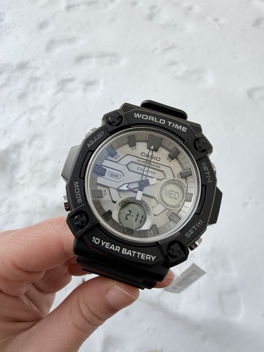 Чоловічий годинник CASIO AEQ-120W-7A.