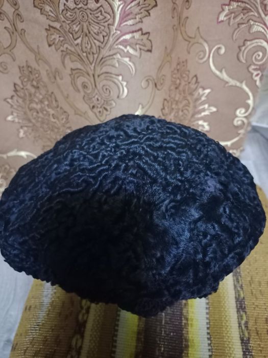 Шуба каракулевая