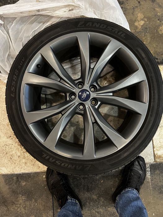 Продам оригинальный диски с летней резиной Ford Edge R21 265/40